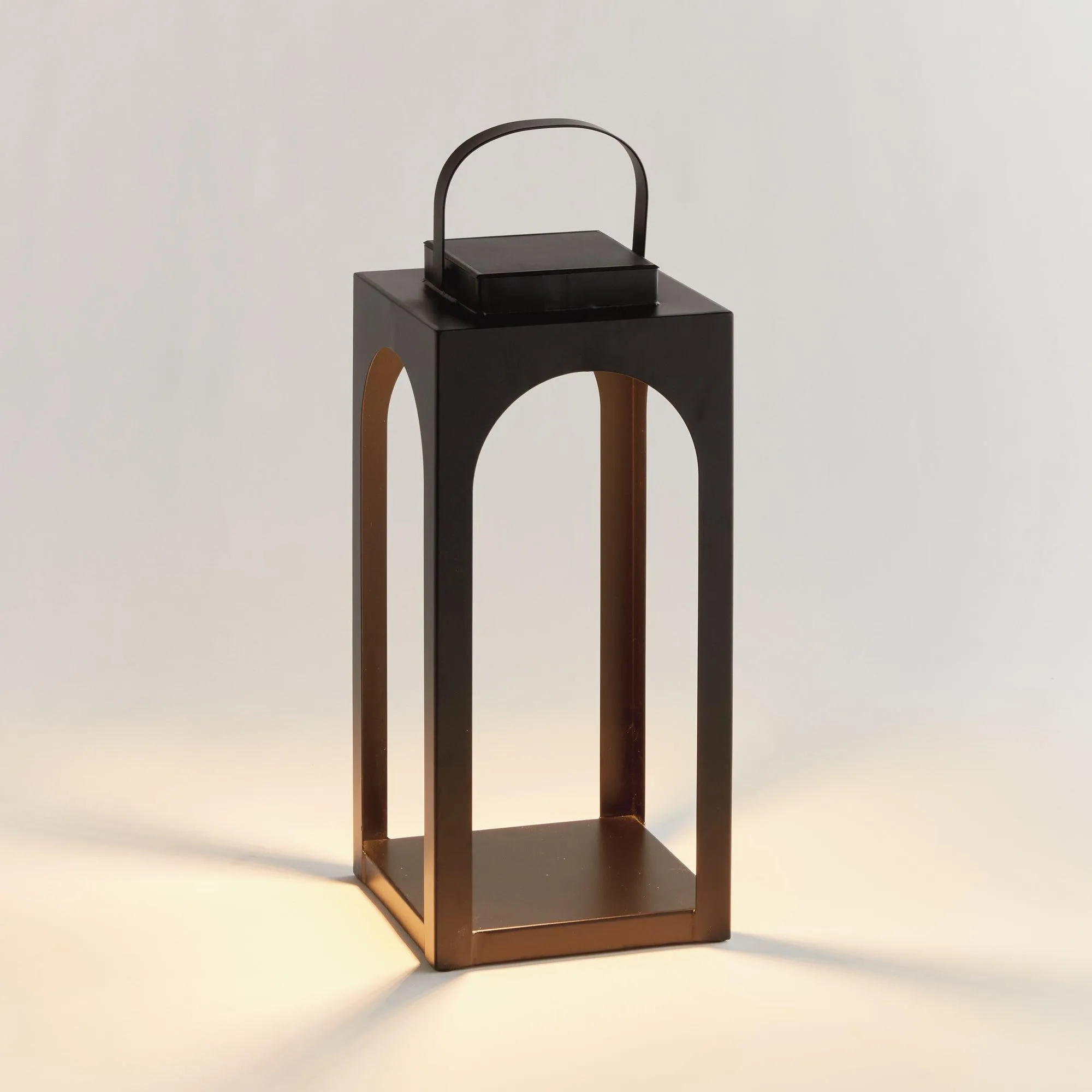 Brooks Solar Led Lantern 18"