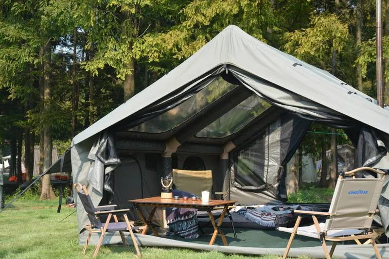Cozy Cabin Inflatable Tent - Easy Setup & Weather-Resistant Camping Companion