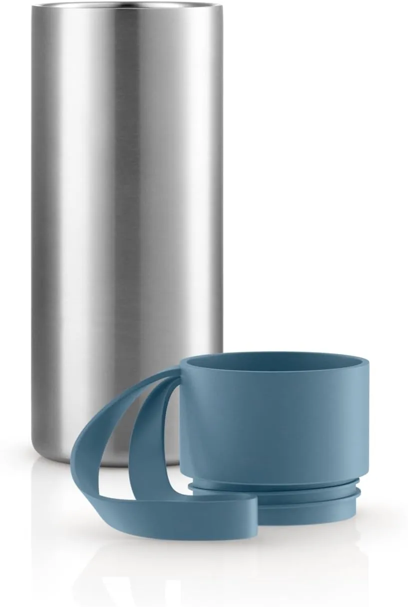 EVA SOLO | To Go Cup 0.35 L Dusty Blue | Double-Walled Thermo Cup with Vacuum Insulation | Stylish Danish Design with Practical Easy Grab Strap & Click Lid | Dusty Blue