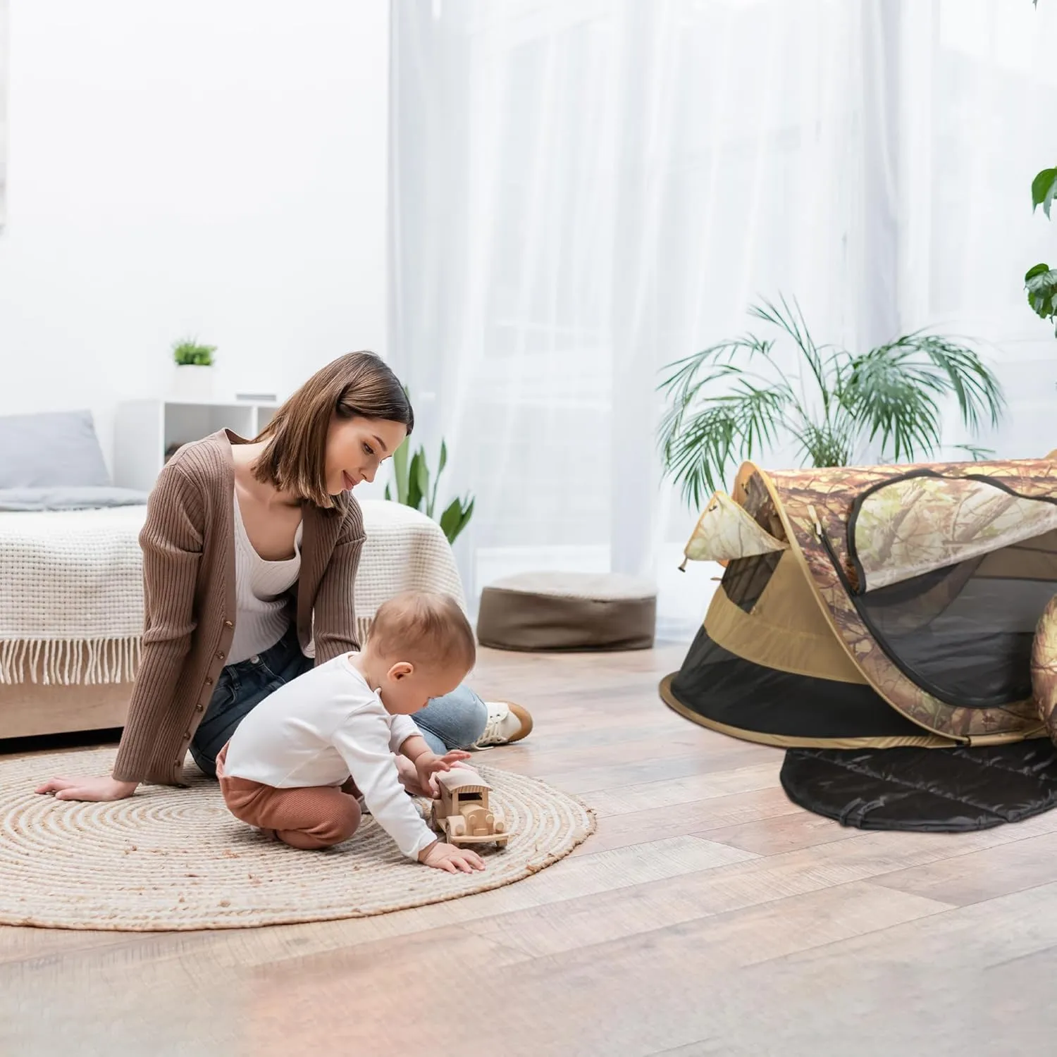 KidCo - Peapod Plus Portable Mesh Baby Toddler Travel Tent & Storage Bag, Play Tent, Pack and Play, Extra Room, Ages 6 Months - 5 Years (Camouflage)