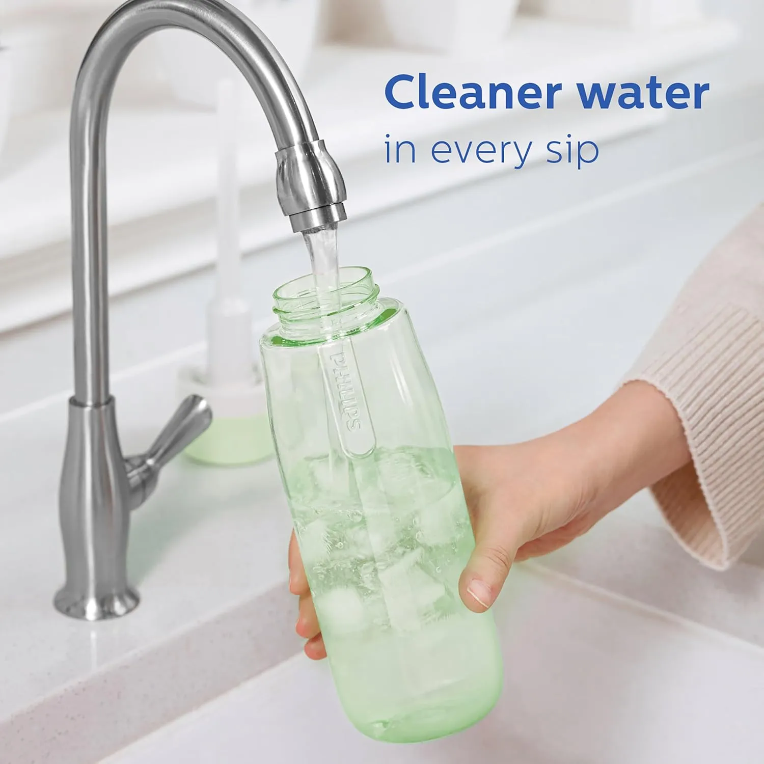 PHILIPS Filtered Water Bottle, BPA-Free Tritan Plastic Water Bottles, Replaces 450 Plastic Water Bottle with Reusable GoZero Everyday Water Filter, Portable Filtering Bottle for Travel, 22 oz, Green