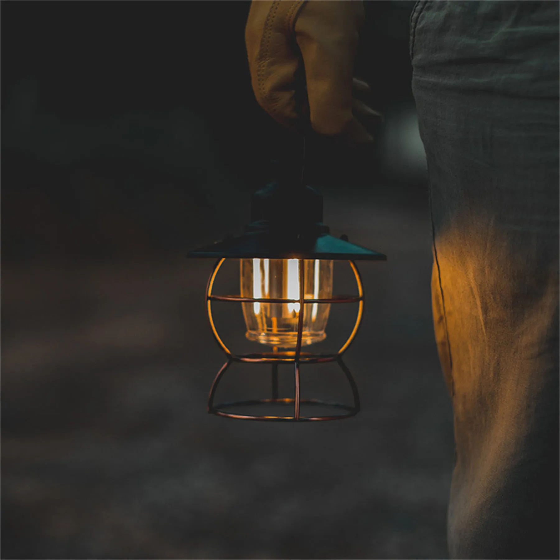 Portable rechargeable lantern