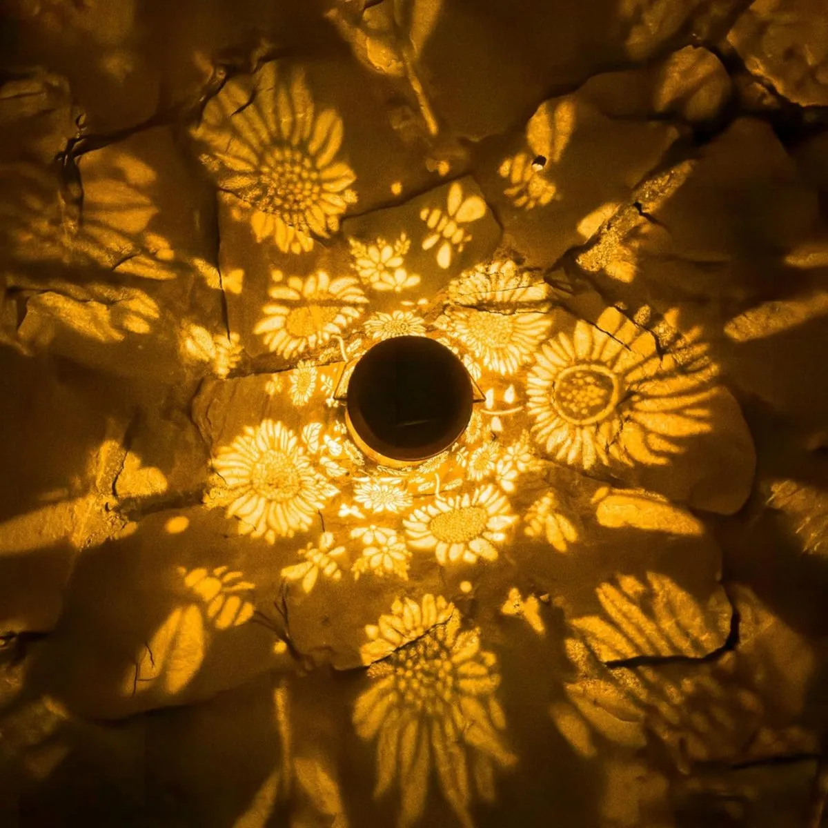 Solar-powered shadow lantern light