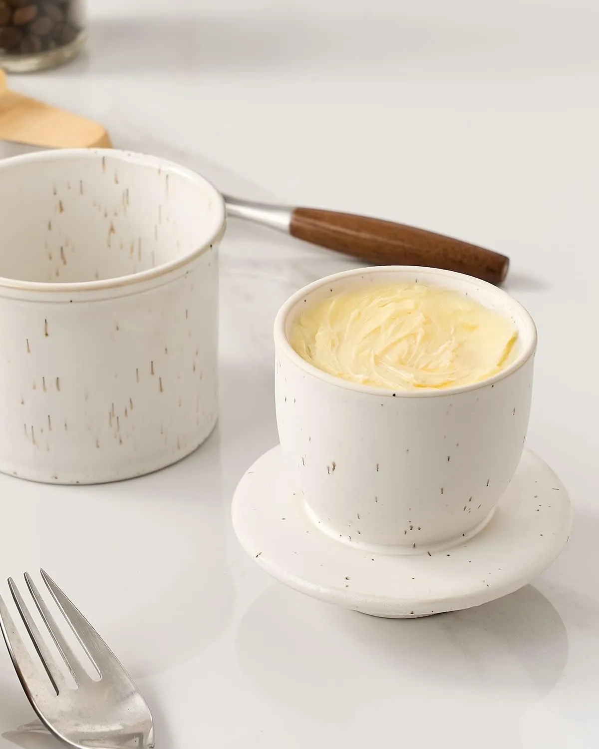 XELA Porcelain Butter Keeper Crock, French Butter Crock for Counter, Butter Keeper With Water Line for Fresh Spreadable Butter-Speckled White